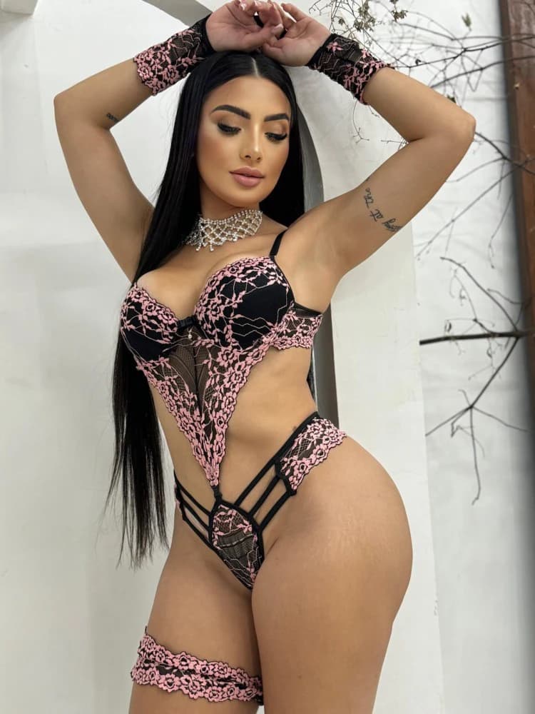 BODY SENSUAL EMANUELLA - Preto c/ rosa (acompanha perneira + luvinha)