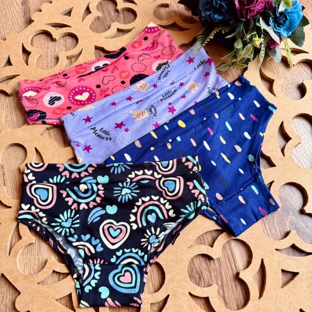 Calcinha infantil estampada suede (não é possível escolher cor - cores variadas) 4