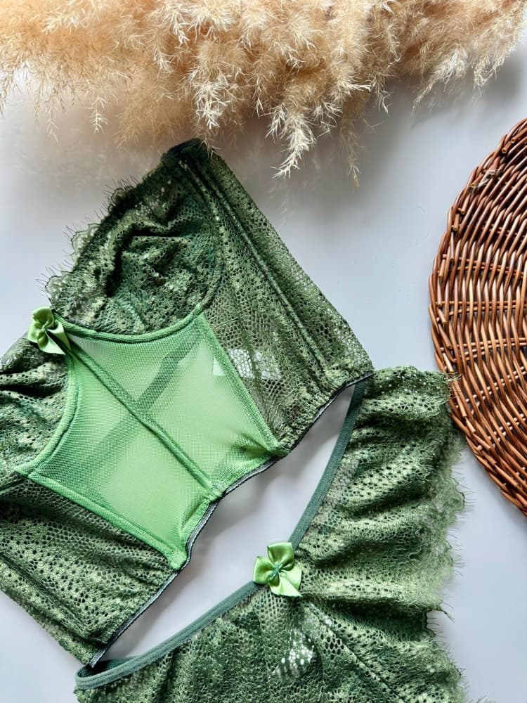 CORSELET DE RENDA + CALCINHA - VERDE MILITAR (renda de cilios) 2