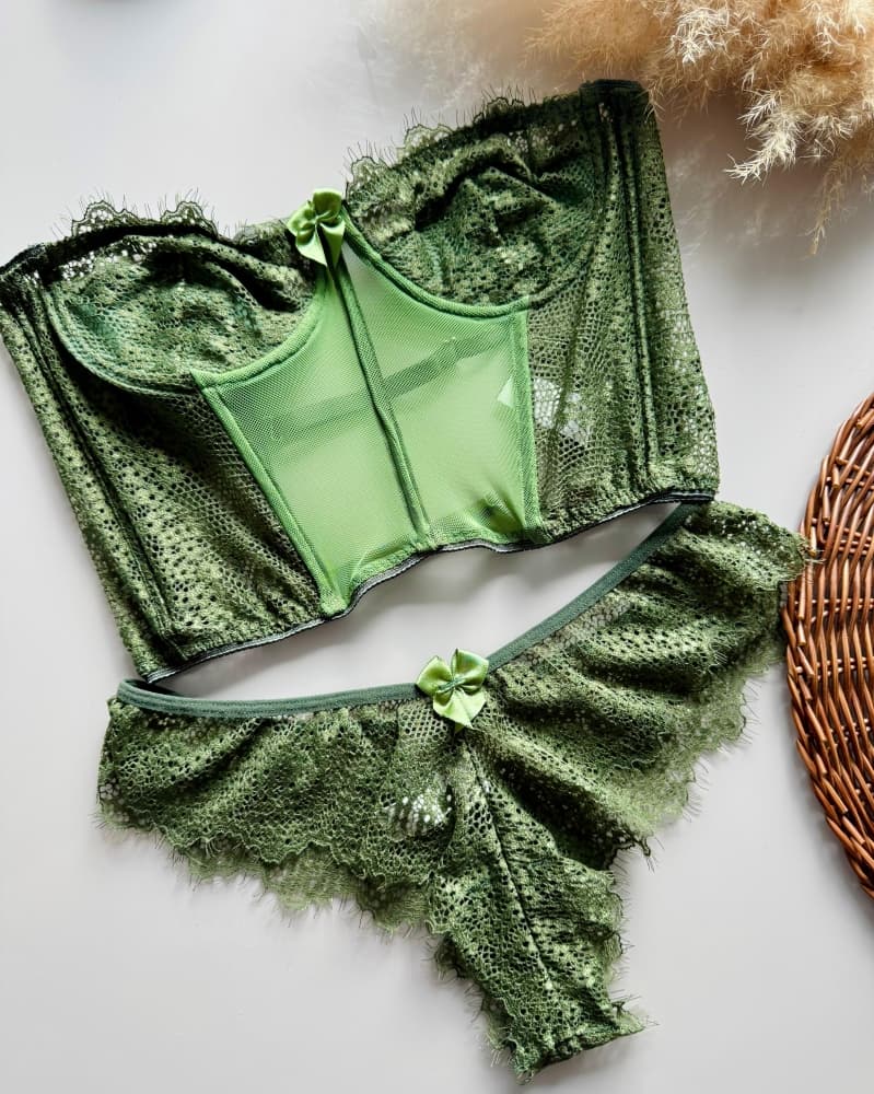 CORSELET DE RENDA + CALCINHA - VERDE MILITAR (renda de cilios) 1